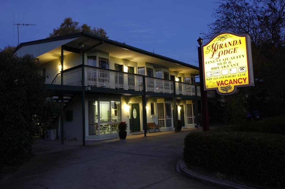 Miranda Lodge Canberra Bagian luar foto