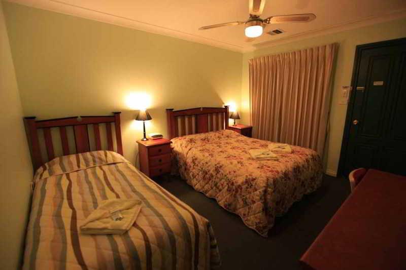 Miranda Lodge Canberra Bagian luar foto