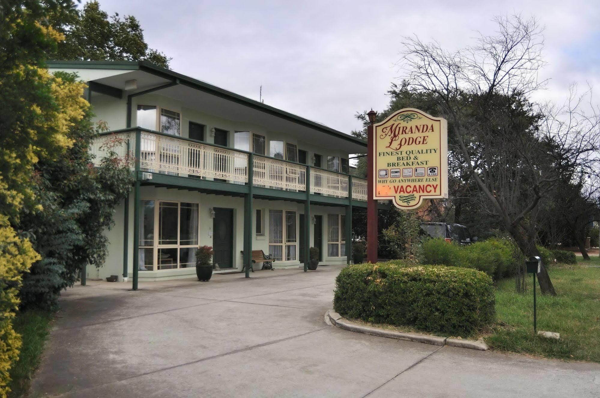 Miranda Lodge Canberra Bagian luar foto